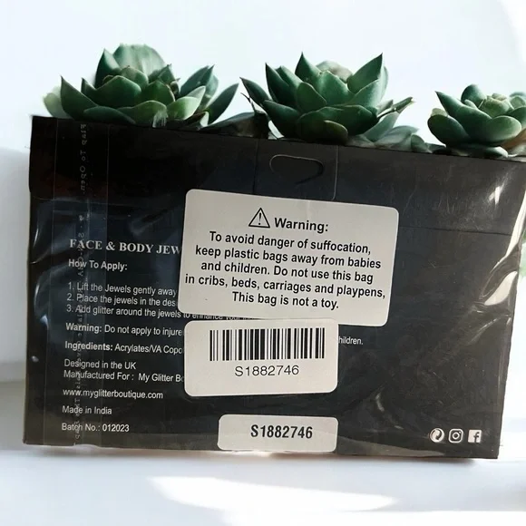 Dolls Kill Star Iridescent Rhinestone Face Jewels, NWT - Picture 3 of 3